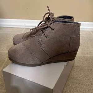 Little girls toms booties